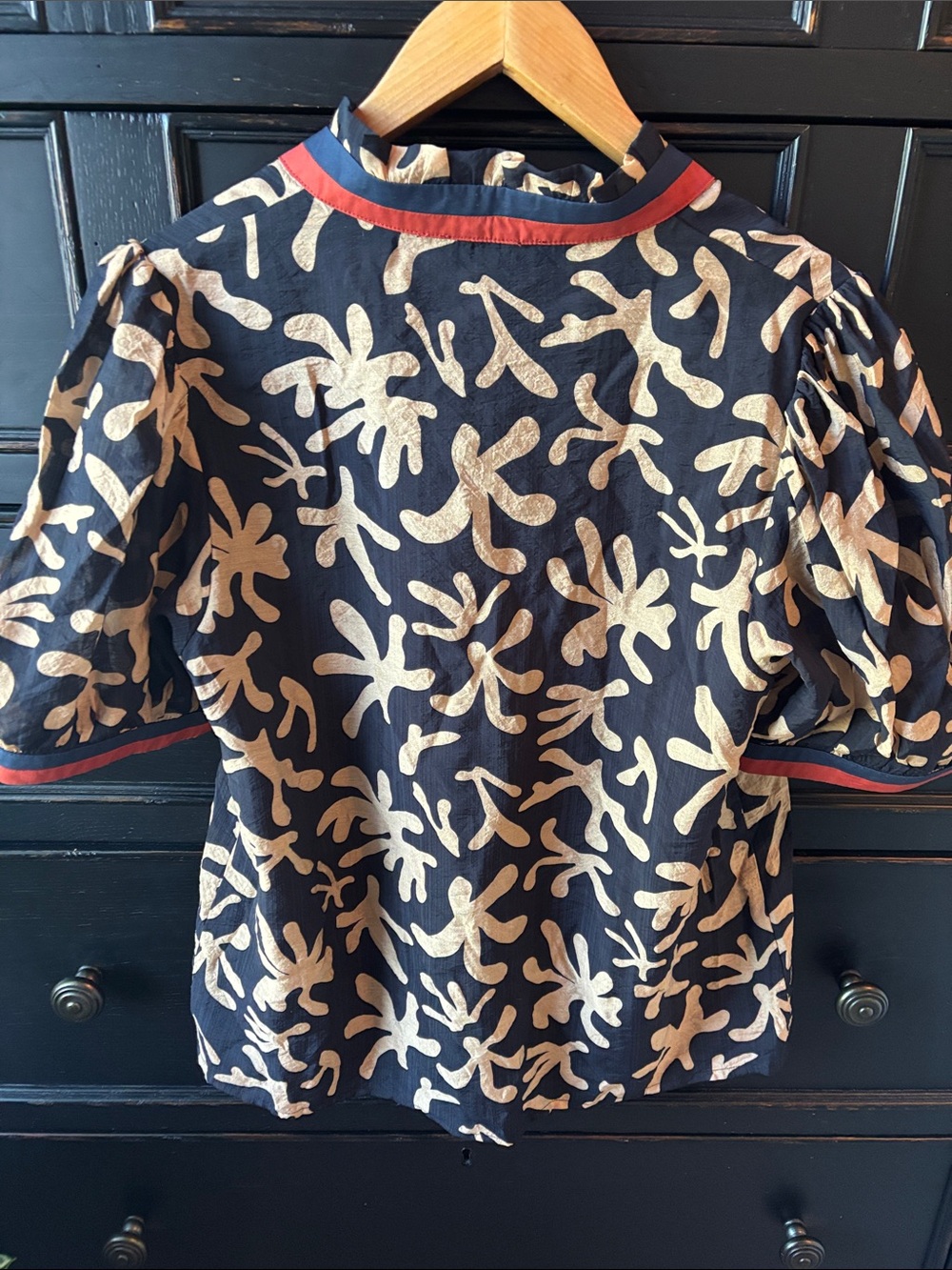 THML Black Blouse with Cream Abstract Print and Red Trim - Picture 4 of 7